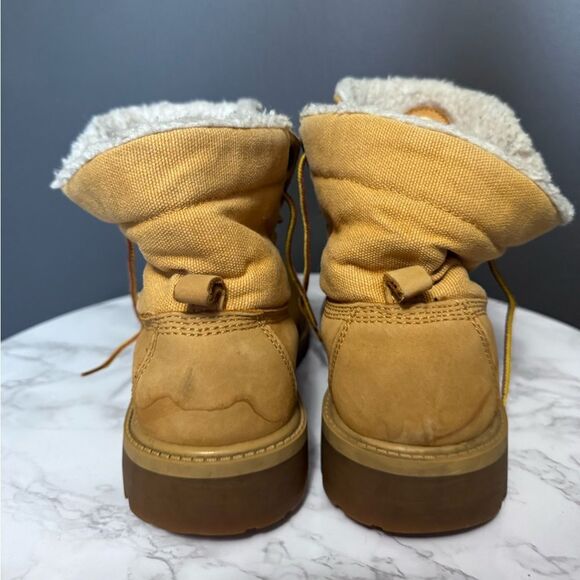 ❌SOLD❌ Timberland Tan Fold-Over Tongue Boots - Picture 5 of 10